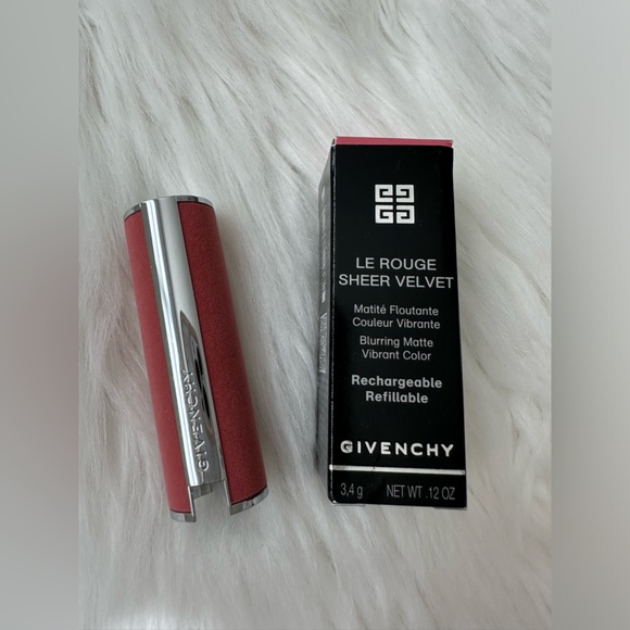 Givenchy Lip Cap - Picture 1 of 3